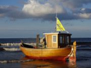 Fischerboot: Symbolhaftes am Ostseestrand von Ahlbeck.