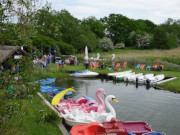 Am Achterwasser: Bootsverleih im Seebad Loddin.