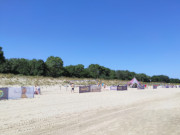 Volleyball auf Usedom: Viele Felder lngst des Sandstrandes.