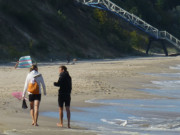 Stubbenfelder Ostseestrand am Abend: Letzte Badegste.