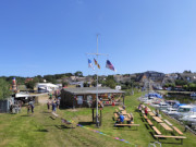 Hafen, Bootshaus und Festplatz: Traditionelles Hafenfest.