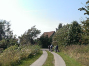 Weg durch das Thurbruch: Ortsrand von Kachlin.