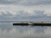 Segelboot im Hafen von Kamminke: Haffland der Insel Usedom.