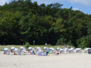 Bereits viele Strandkrbe leer: Die Sommersaison geht zuende.