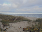 Herbstlich: Sandstrand des Usedomer Ostseebades Zinnowitz.