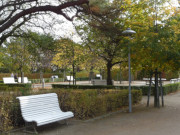 Einsam: Strandpromenade von Zinnowitz im Herbst.