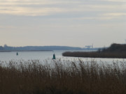 Peenestrom in Richtung Wolgast: Peenebrcke im Hintergrund.