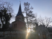 Morgensonne im Usedomer Hinterland: Kirche zu Mellenthin.