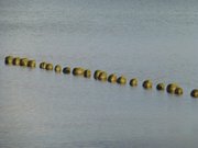 Mittagssonne am Meer: Buhne am Strand von Bansin.