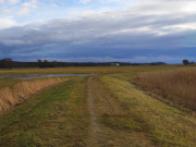 Deichweg am Achterwasser: Blick nach Loddin.