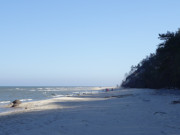 Immer noch lange Schatten: Wolliner Sandstrand stlich von Misdroy.