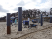 Erste Stahlsulen: Bau der neuen Seebrcke des Ostseebades Koserow.