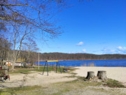 Korswandt im Hinterland der Usedomer Kaiserbder: Badestrand am Wolgastsee.