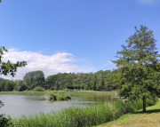 Auf der Strandpromenade des Seebades Loddin: Der Klpinsee.