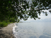 Blick nach Osten: Sandstrand am Stettiner Haff bei Kamminke.