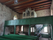 Orgelempore: Hlzerne Einbauten in der Dorfkirche von Krummin.