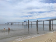 Strand des Ostseebades Koserow auf Usedom: Bau der neuen Seebrcke.