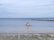 Flaches Wasser, kaum Wellen: Kinderparadies Ostseestrand.