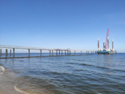 Montageschiff auf der Ostsee: Neubau der Seebrcke von Koserow.