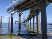 Errichtung einer neuen Seebrcke in Koserow: Die ersten beiden Bgen.