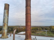 Schornsteine des Kraftwerks: Blick nach Osten zum Entwicklungswerk.