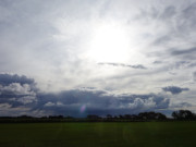 Flaches Land, dekorative Wolken: Landschaft bei Stagnie.