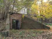 Gleichartige Lagerbunker im Umfassungswall: Prfstand 11 von Peenemnde.