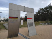 Grenzpfähle in den Dünen: Staatsgrenze im Osten Usedoms.