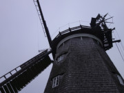 Grauer Himmel ber Usedom: Hollnderwindmhle bei Benz.