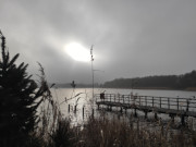 Steg im Klpinsee: An der Strandstrae des Seebades Loddin.