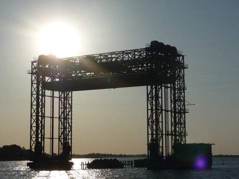 berspannte den Peenestrom: Ehemalige Eisenbahnhubbrcke bei Karnin.