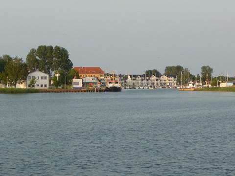 Hafen am Peenestrom: Ostseebad Karlshagen im Inselnorden.