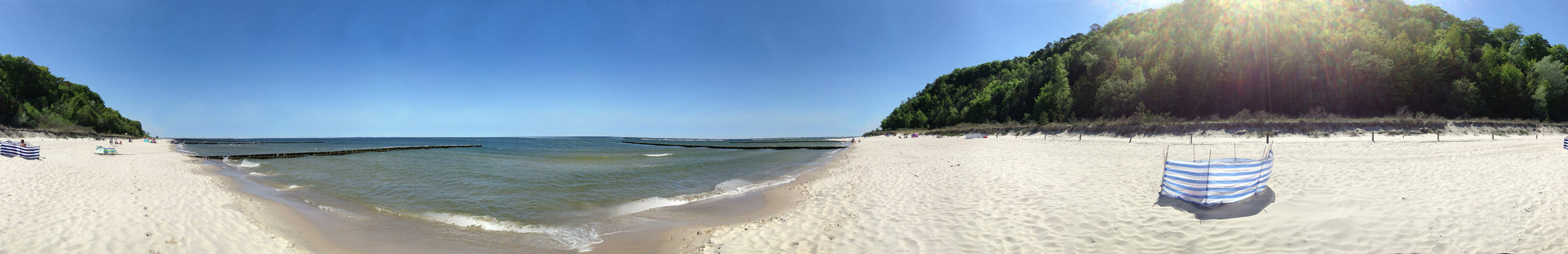 Breiter Sandstrand an der Ostsee: Bernsteinbad Koserow.