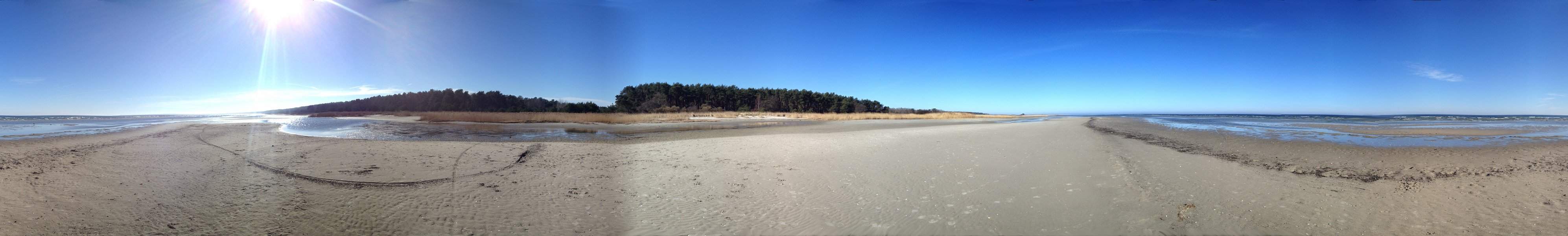 Peenemnder Haken: Die Ostsee bei Niedrigwasser im Panorama.